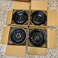 Set cerchi ferro + copricerchi Toyota Yaris 15"