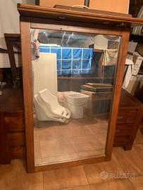 Specchio bagno con cornice in legno