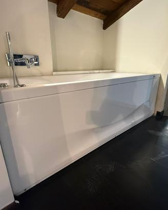 Vasca idromassaggio Jacuzzi