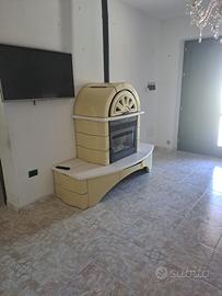 Stufa a pellet in maiolica beige