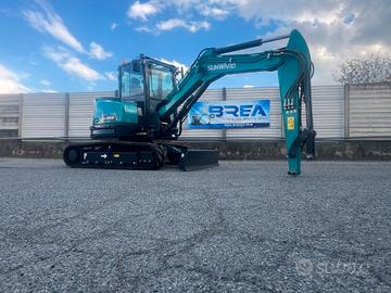 ESCAVATORECINGOLATO SUNWARD SWE 50 UF GIROSAGOMA