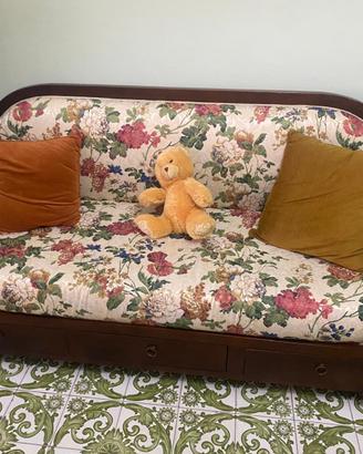 coppia divani legno massello con cassetti