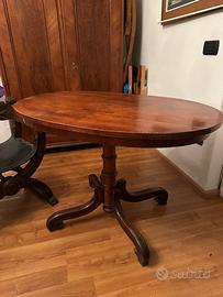 Tavolo ovale in legno fine 800 inizi 900