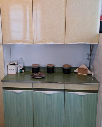 credenza a 3 ante , pensile
