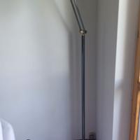 Lampada da terra alogena , luce regolabile