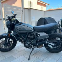 Ducati scrambler nightshift