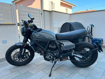 Ducati scrambler nightshift