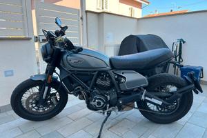 Ducati scrambler nightshift