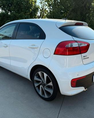 Kia Rio 1.4 crdi dieseL EURO 6 come da foto
