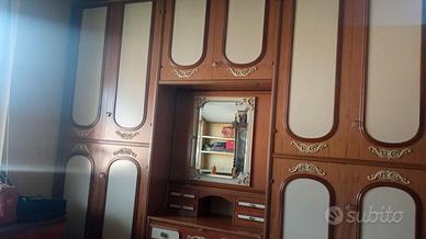 Armadio semi nuovo  2,70 m lungo