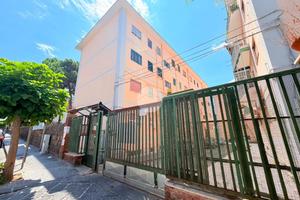 2 LOCALI A TORRE DEL GRECO
