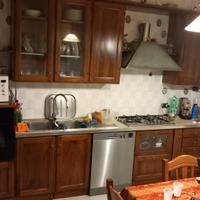 CUCINA NOCE COMPLETA CON TAVOLO E ELETTRODOMESTICI