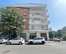 QUARTIERE JONIO - Locale commerciale con vetrina