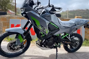 Kawasaki KLE 500 SE in promo