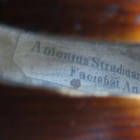 antico violino con cartiglio stradivari