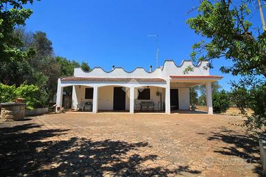 VILLA SINGOLA A OSTUNI