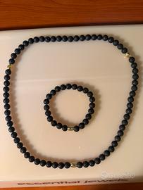 Collana in pietra lavica con bracciale