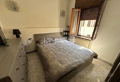 PROPONIAMO BILOCALE IN CONTESTO DI CORTE