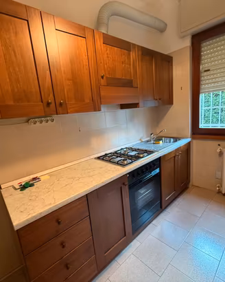 Cucina in legno 240 cm con elettrodomestici + colo