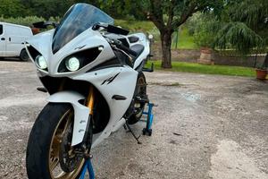 Yamaha R1 - 2011 big bang