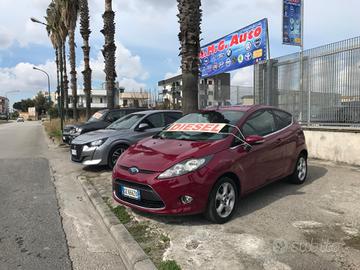 Ford Fiesta 1.4 TDCi 68CV 50 KW 3 porte Titanium