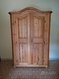 Armadio in pino
