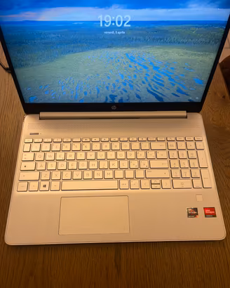 HP Notebook AMD Ryzen 5 5500U 6 Core | 8GB RAM