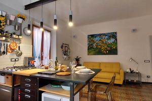 Moderno bilocale vista mare con posteggio privato