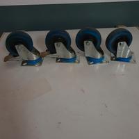 4 Ruote con gomma sotto 