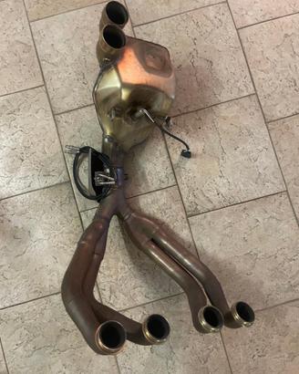 Cavalletto + pezzo marmitta moto MV AUGUSTA