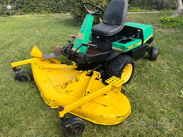 Trattorino tagliaerba John deer