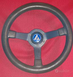 A 112 VOLANTE SPORTIVO CON MOZZO DIAMETRO cm. 32