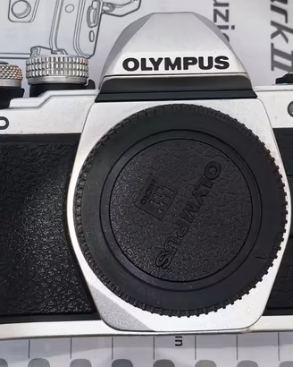 Olympus OM-D  EM10 Mark II solo corpo macchina
