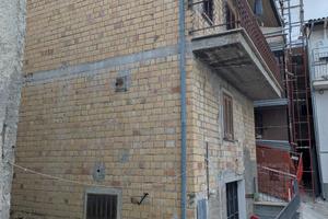 Casa singola su tre livelli