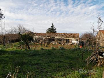Terreno con magazzini Contrada Cresta Naso