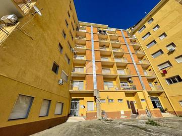 MONOLOCALE A FALERNA