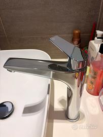 Lavabi da appoggio con rubinetto
