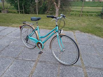 bicicletta donna con ruote da 28 e cambio 6 marce