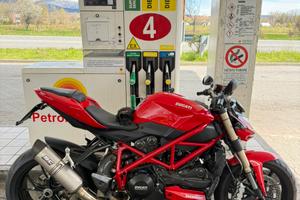 Ducati streetfighter