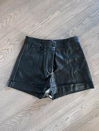 Shorts in pelle