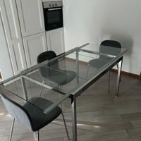 Tavolo da pranzo in vetro