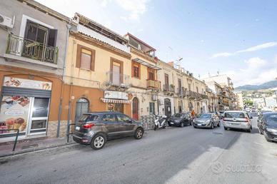 Soluzione indipendente con ampio spazio esterno!