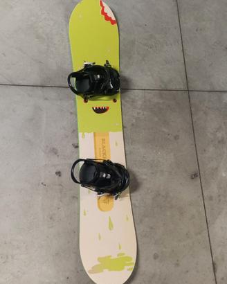 Tavola da snowboard Blackhole completa di attacchi