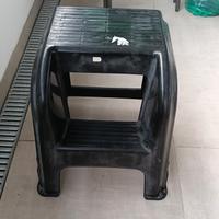 Sgabello scaletta nero 