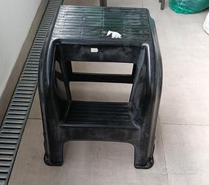 Sgabello scaletta nero 