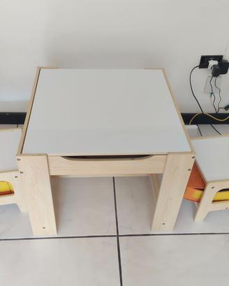 Tavolo gioco con sedie