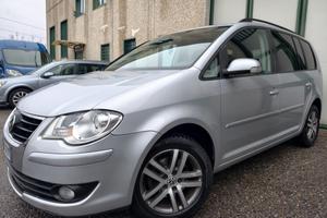 Volkswagen Touran 7 POSTI BENZINA METANO 2008