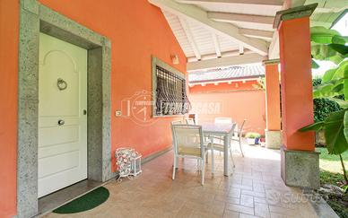 Villetta bifamiliare, Via del Giglio, Colle delle