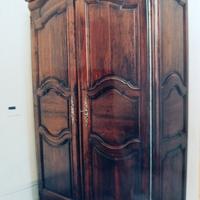 Antico armadio in noce inizio '800