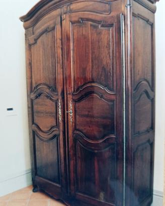 Antico armadio in noce inizio '800